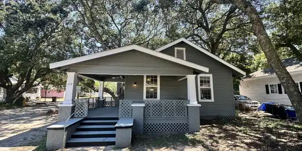 172 Lee Street