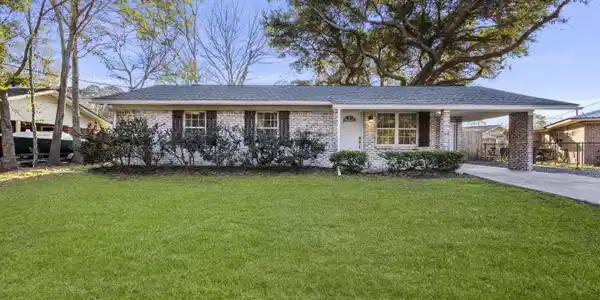 111 Colmer Circle