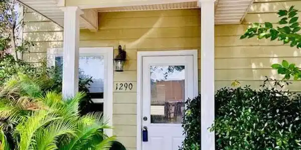 1290 Tropical Cove