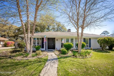 3410 Queen Elizabeth Drive