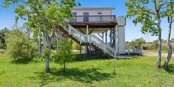 4180 Bayou Drive
