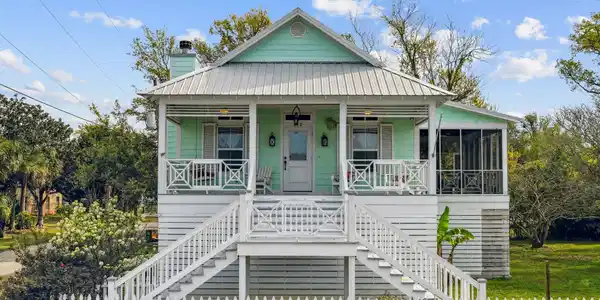 240 Davis Avenue