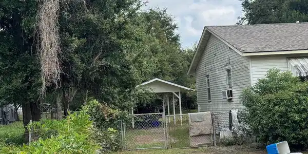 616 W Oak Drive