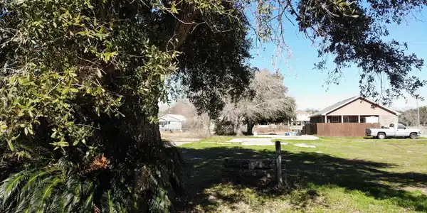 Image 2: 404 howard 2
