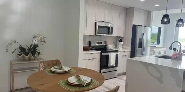 Image 4: Kitchen2