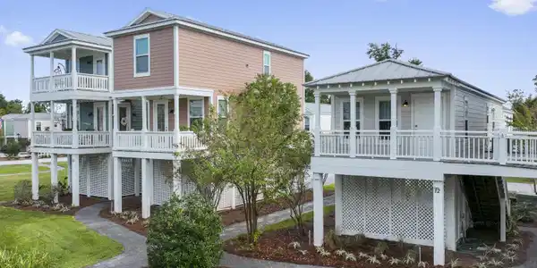 215 Second Street E