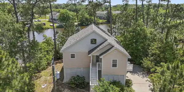 714 Bluelake Cove