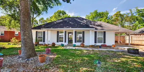1209 E Old Pass Road