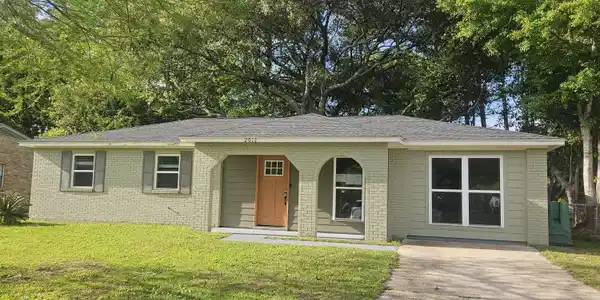 2012 Woodbury Road