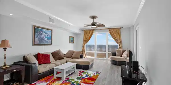 Image 2: Living room