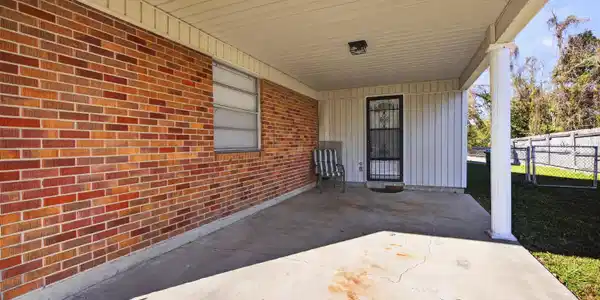 Image 3: 2209NorthSt-4