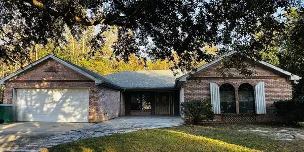 Image 2: Front