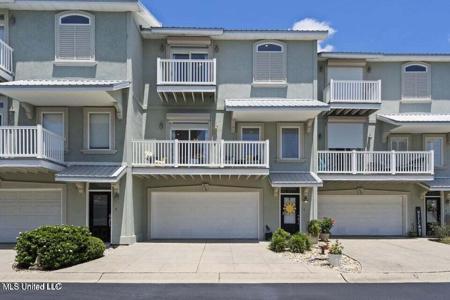 734 W Beach Boulevard