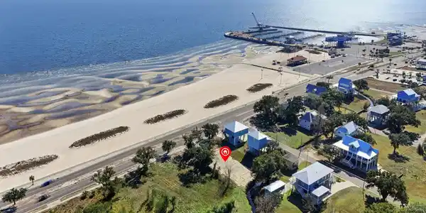 610 E Beach Boulevard