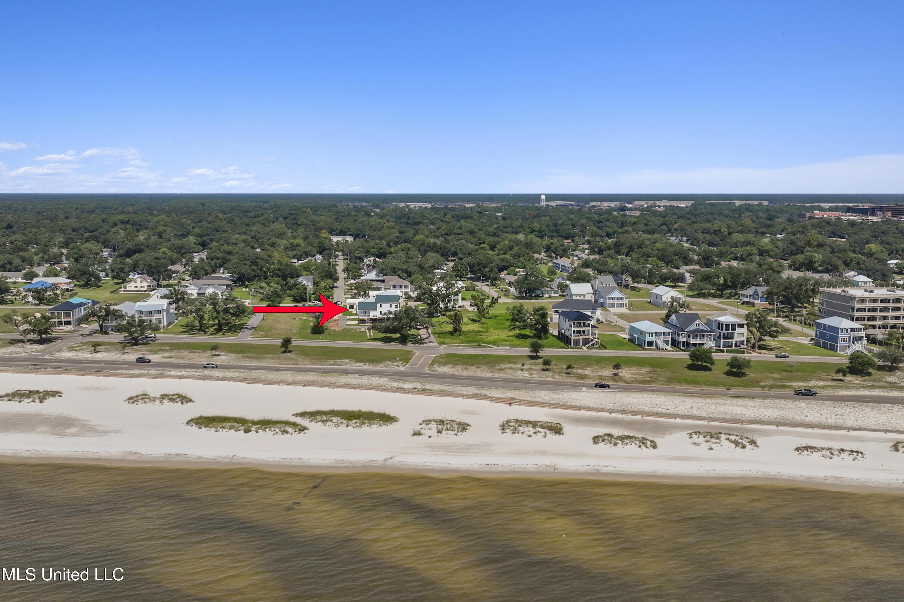 Image 3: 567 arrow from water