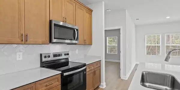 Image 4: Kitchen 3