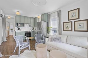 215 Second Street E