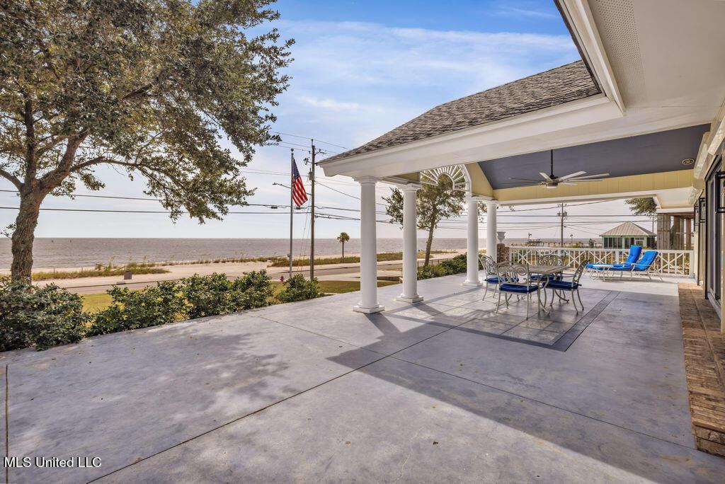 Image 3: 816S.BeachBlvd-7