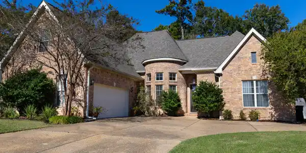 2121 Whitney Oaks Drive