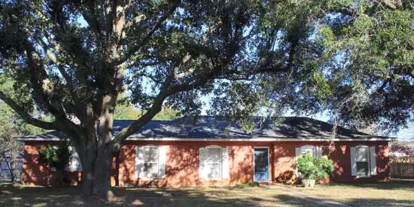 2104 Sandalwood Place