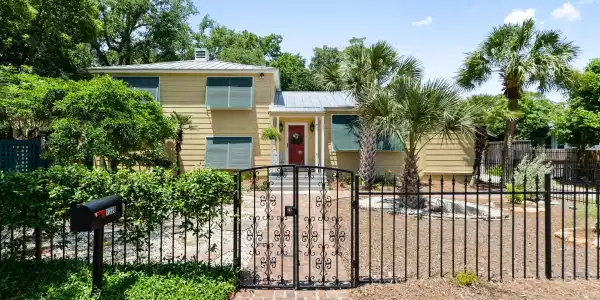 1338 Father Ryan Avenue