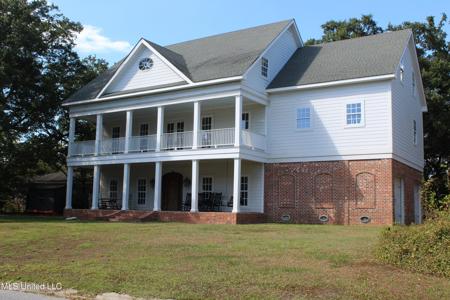 726 Wiggins Circle