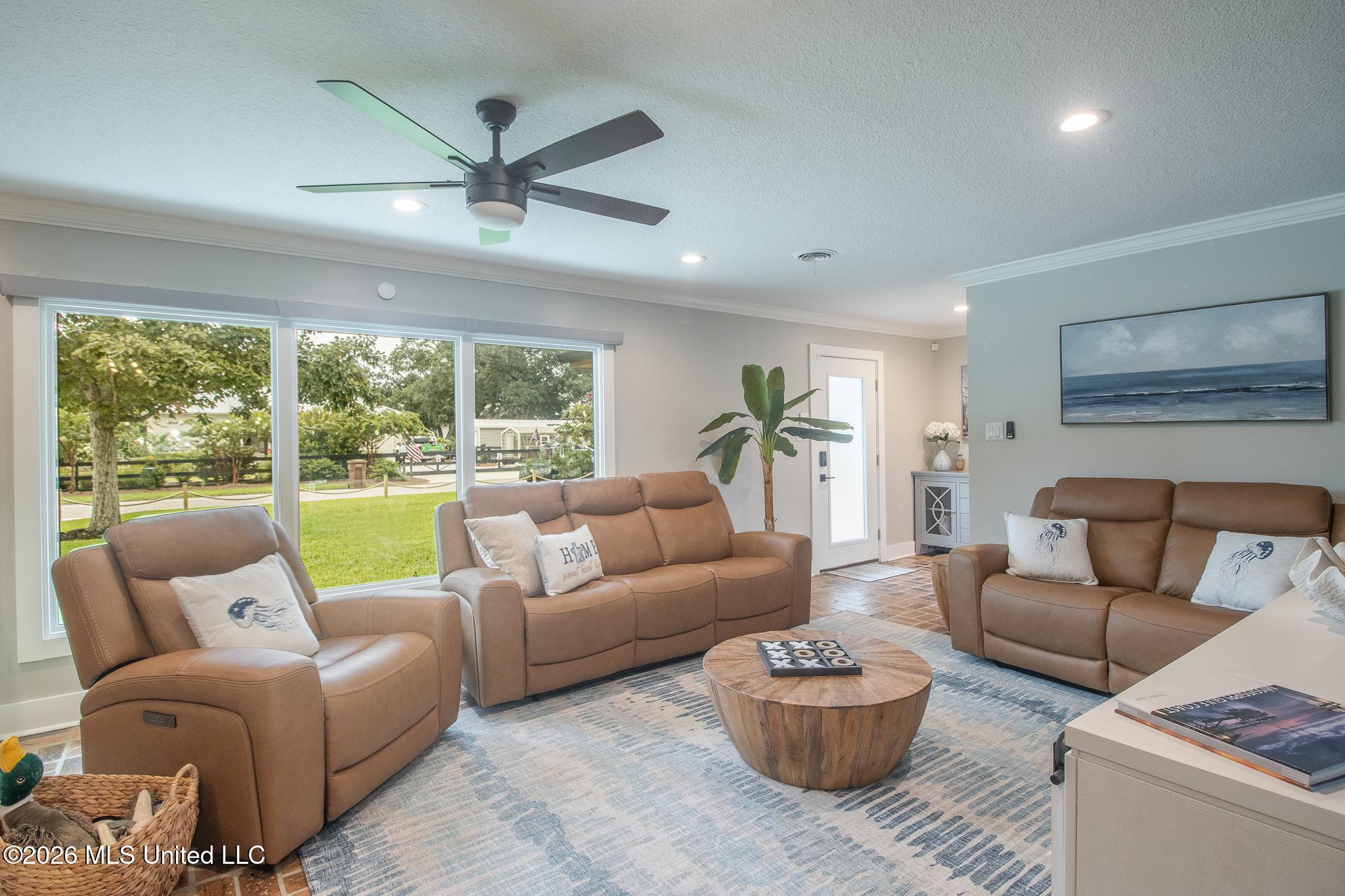 Image 2: Living Room