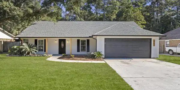 6900 Red Bud Lane