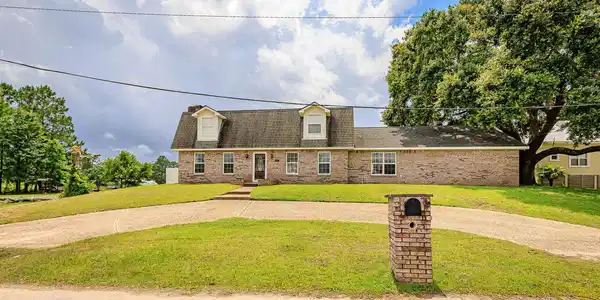 6513 Bridge View Drive