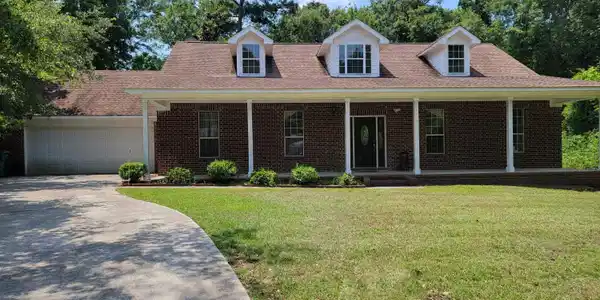 8905 Live Oak Avenue