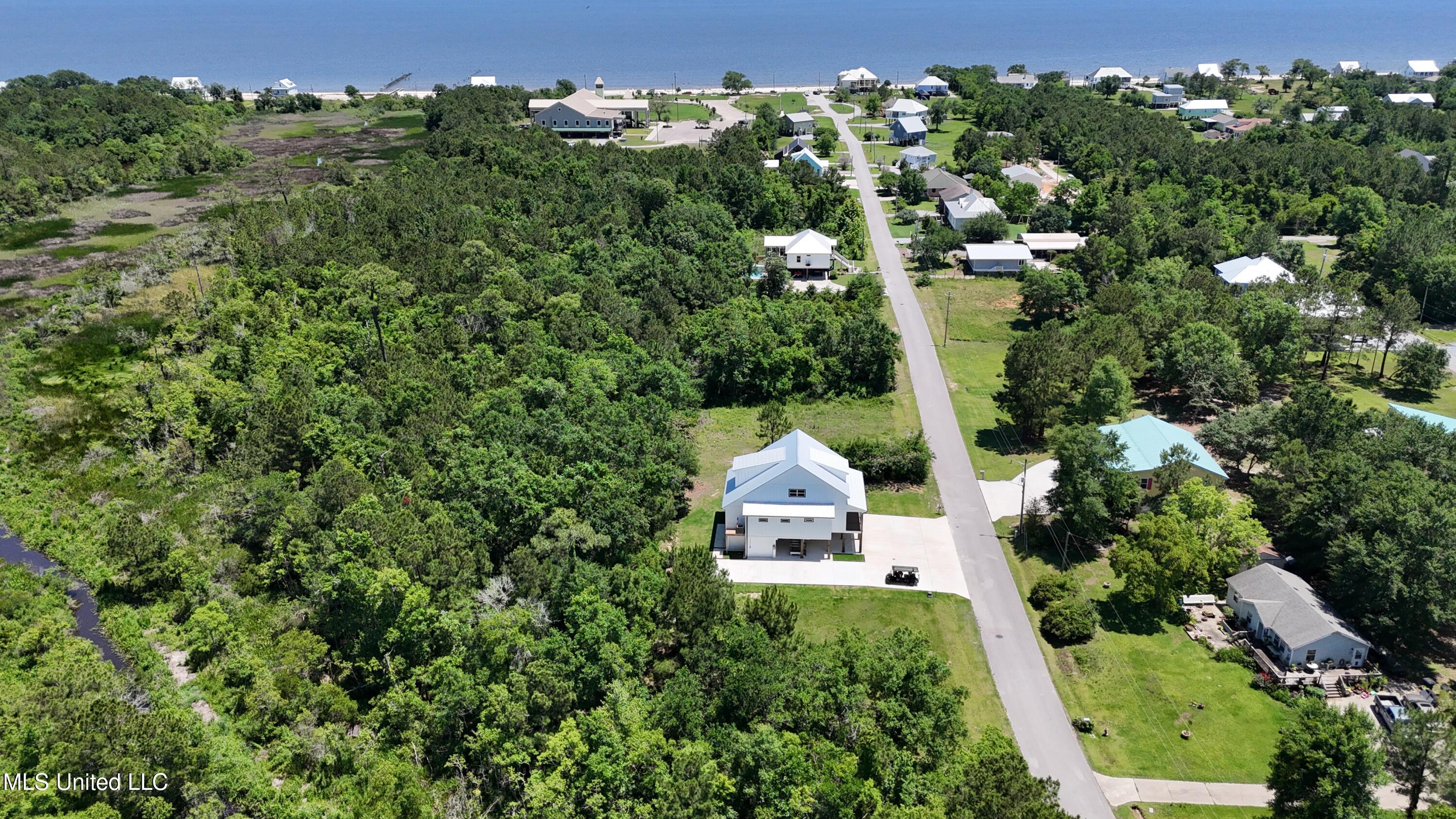 Image 1: DJI_20250511133343_0005_D