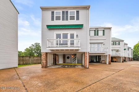 255 E Scenic Drive