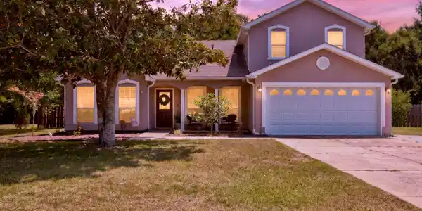 Image 2: 2117ShelbyLn-3