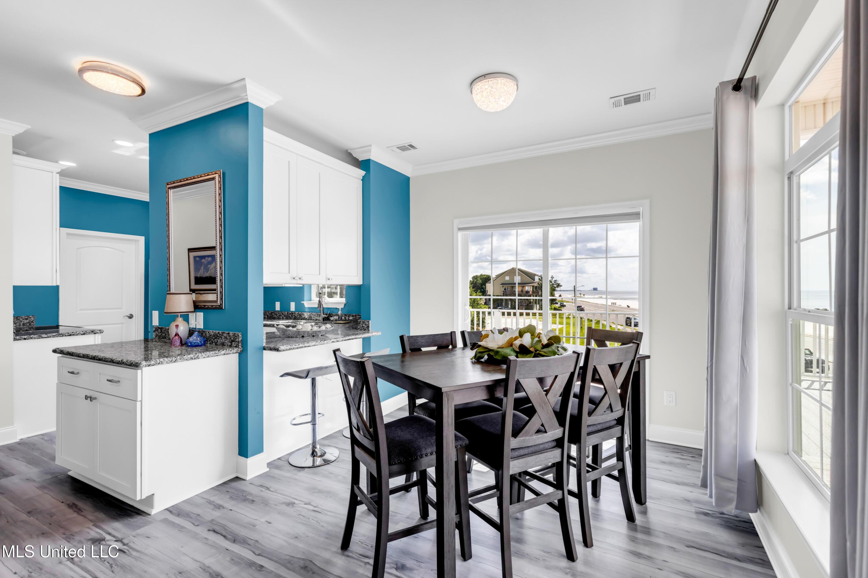 Image 4: 898BeachBlvd-10