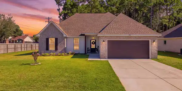 880 Leeward Drive