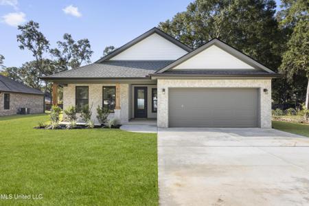9013 Barnacle Boulevard