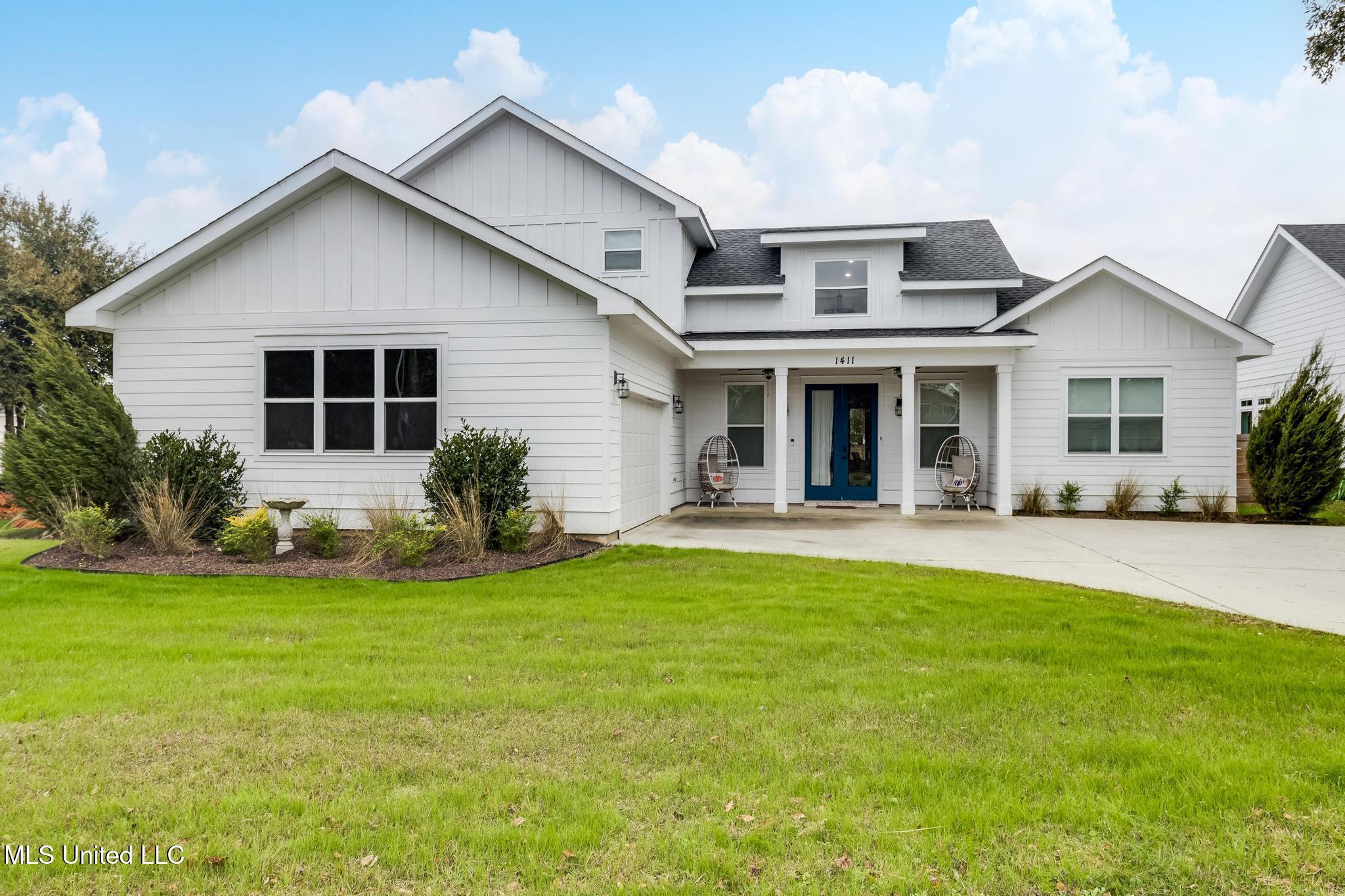 Image 1: 1411 2nd Front Exterior