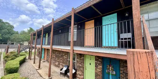 1550 E 2nd