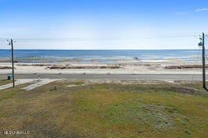 Image 4: 718 S Beach 8