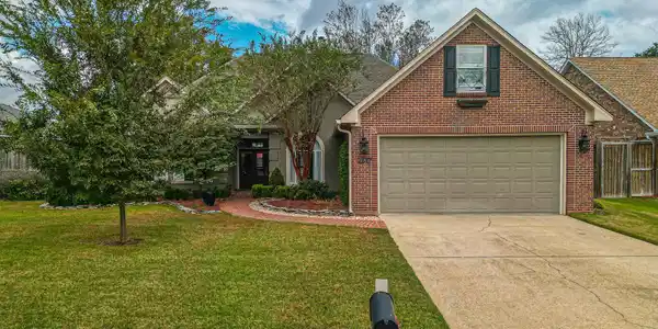 2517 Greenview Drive