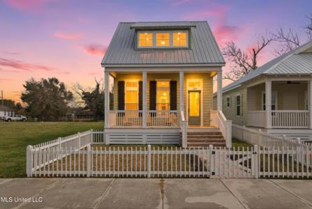 254 Caillavet Street