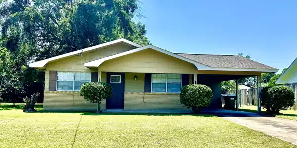 121 Beverly Drive