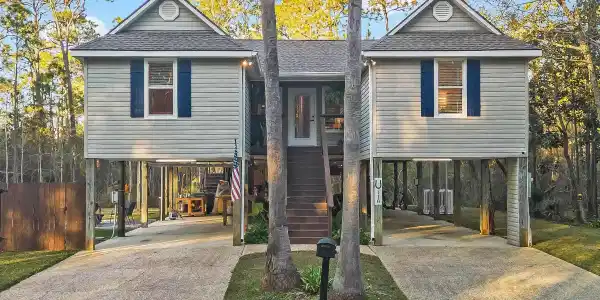 118 Holly Point Drive