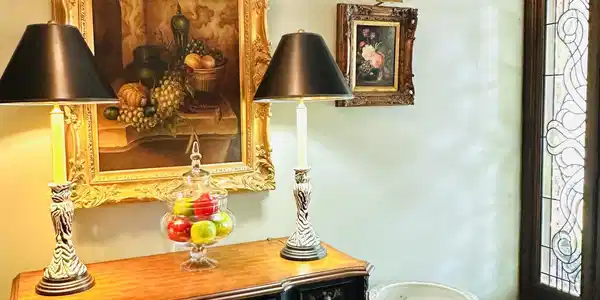 Image 4: Foyer