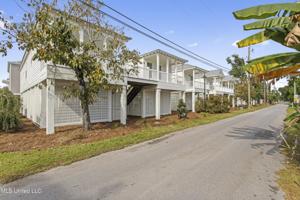 215 Second Street E