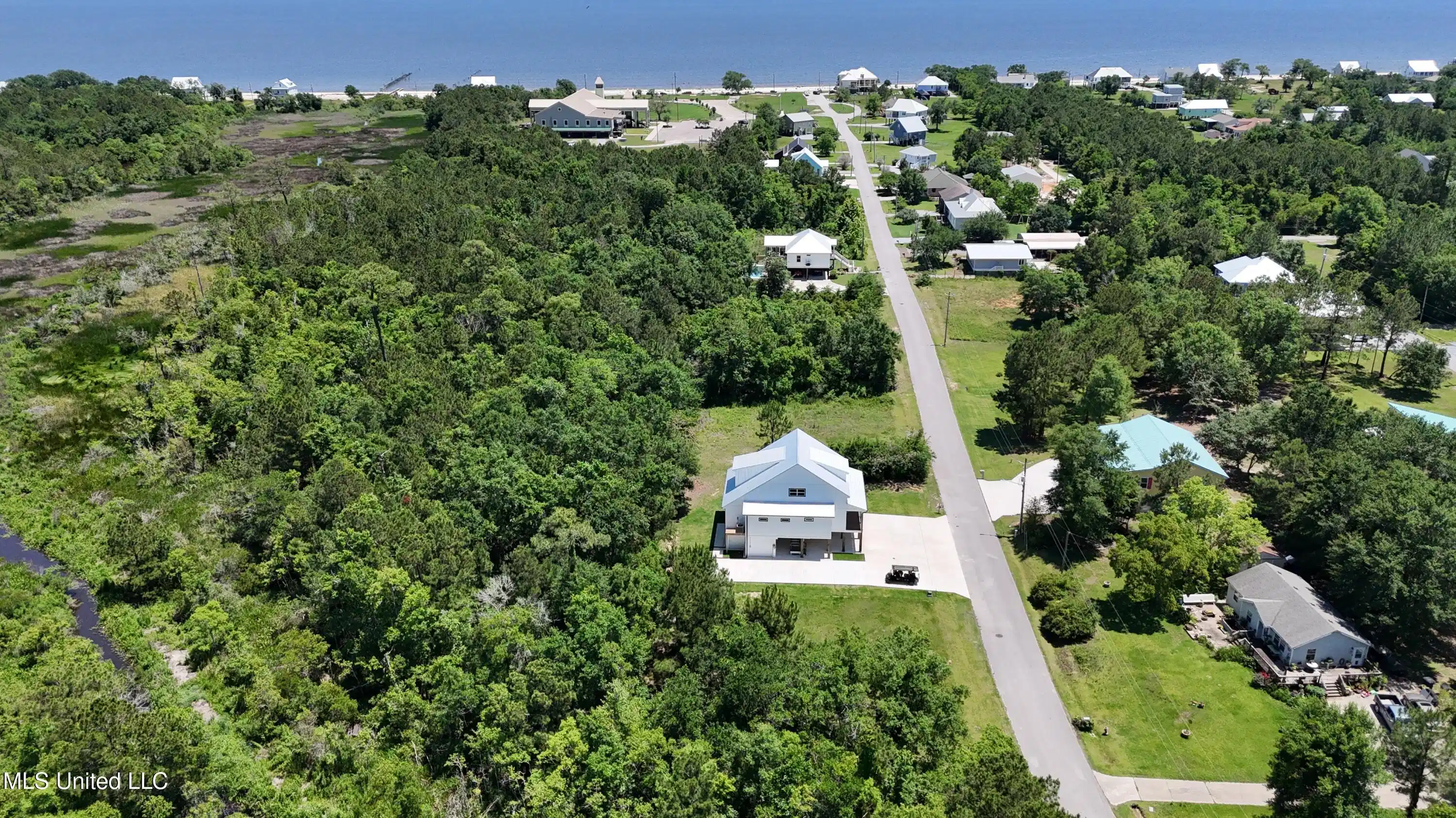 Image 1: DJI_20250511133343_0005_D