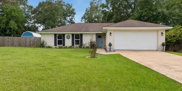 Image 2: 8715 Pine Ridge Blvd