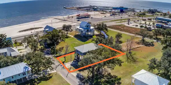 504 Gulf View Avenue