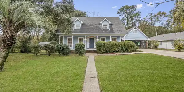 833 Brown Street