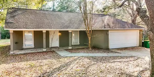 7117 Oakhurst Drive